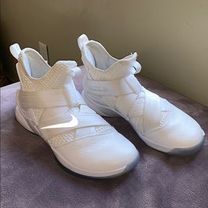 Nike Lebron Soldiers